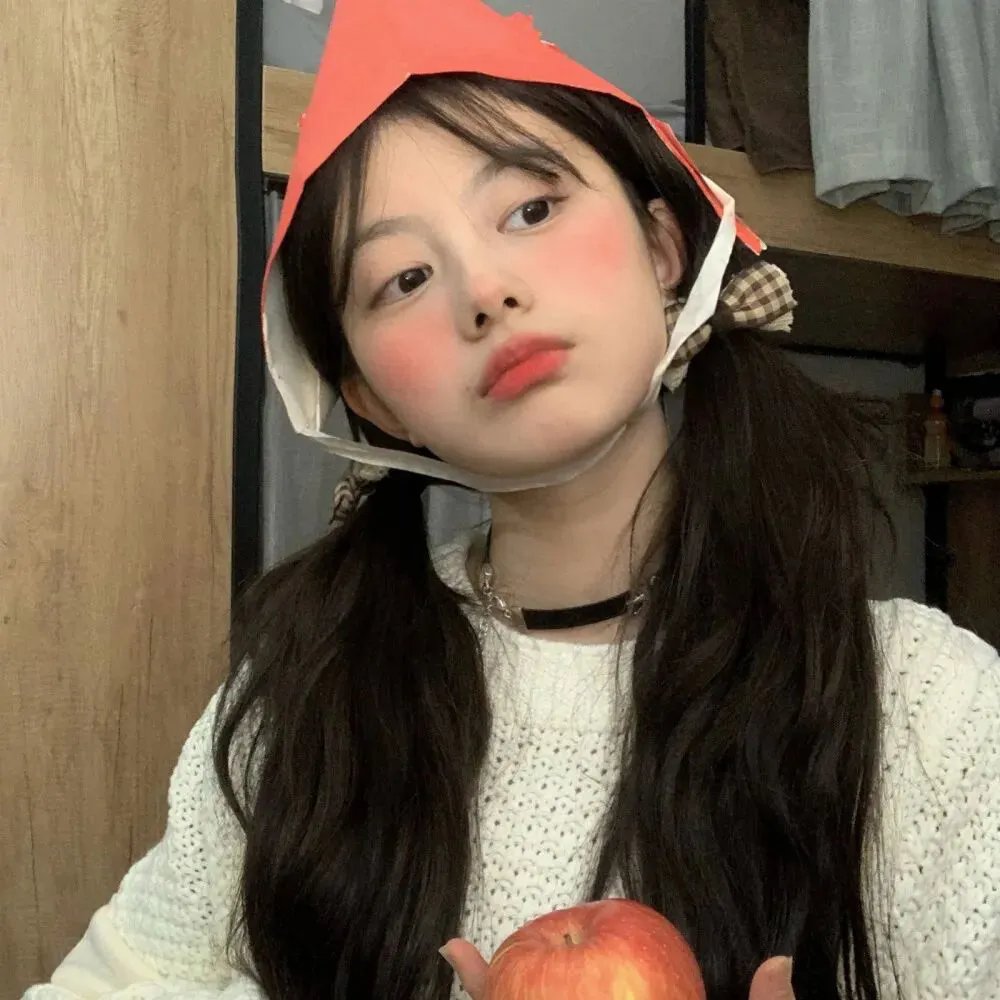 照片中的女孩